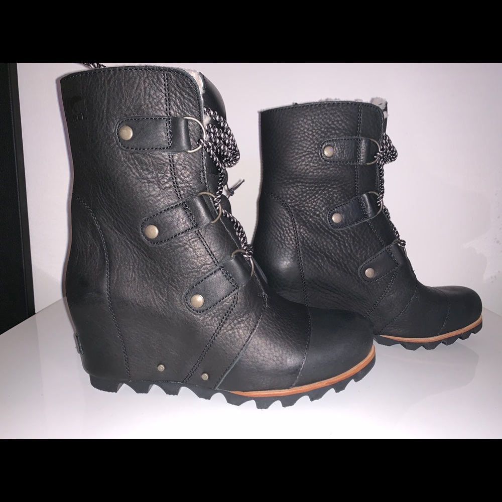 NIB Sorel Joan of Arc wedge boots